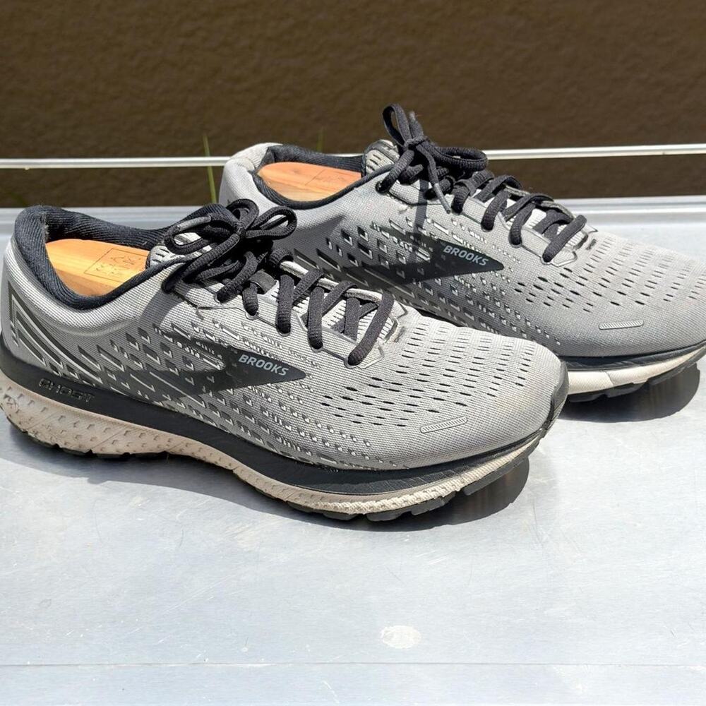 Brooks Ghost 16 Running Shoes - Size 9 Wide 2E